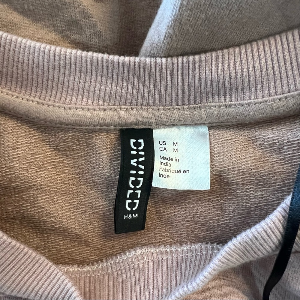 Divided Pink & Cream Color Block Sweatshirt Medium - Picture 10 of 10